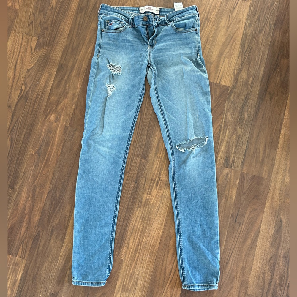 Ripped skinny jeans